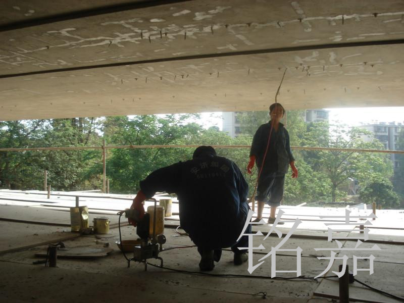 桥底裂缝灌浆工程